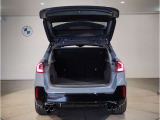 【トランクルーム】十分な容量を確保したトランクルーム。環境へ配慮したスペアタイヤ非搭載のBMW。その分、トランクスペースを有効活用できる様にしてあります。