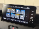 ナビのオーディオソース画面です!ラジオやBluetoothなど、さまざまな音楽ソースを選択して楽しめます。お好みの音楽を聴きながら、毎日の通勤からロングドライブまで快適にお過ごしいただけます。