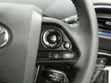 ステアリングスイッチ付き。前方から目を離すことなく操作することが可能です。