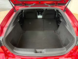 【シートアレンジ】人をお乗せの際は座席として、荷物を載せる際は荷室として、用途に合わせて切り替えができます。シーンに合わせて、お使いください♪