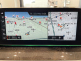 BMWのナビゲーションは操作性も良く、詳細な地図情報と交通状況を見やすく表示し、快適なドライビングをサポートしながら目的地までナビゲートします。