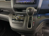運転席センターに集約され操作性、デザイン性もいいです♪