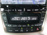 【オートエアコン】1年中快適な室内を提供!車内温度を設定すると、風量を自動で調整してくれます。