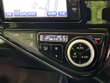 【オートエアコン】一度お好みの温度に設定すれば、車内の温度を検知し風量や温度を自動で調整。暑い&hellip;寒い&hellip;と何度もスイッチ操作をする必要はありません。快適な車内空間には必須の機能ですね♪