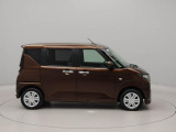 この中古車はルームクリーニングを施工をして展示しております。お客様が気持ちよくドライブして頂けるように一台一台丁寧に作業しています!是非店頭にてご確認ください。