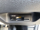 ETCならこんな利点が!!1. キャッシュレスシステムで、現金などを用意する必要無し!2. 料金所をノンストップで通過できます。