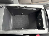 CarPlay対応USB差し込み口で充電しながらドライブ楽しめます♪