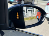 後側方の車両を検知してドライバーに注意を促すレーンチェンジアシスト。