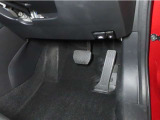 オルガン式アクセルペダルで、長距離も疲労を感じずにアクセル操作ができます。