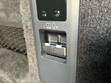 【電子制御エアサスペンション】ドライブモードを選択するとモードにあった車高になりお客様の負担を軽減致します。オプション内にアダプティブダイナミクスも含まれます。