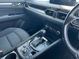 在庫車両に関してはお客様により良いものをご提供する為に品質に拘って仕入れを行っております。各お車の状態はそれぞれですのでご商談時に当店スタッフがご説明させて頂きますのでご安心くださいませ。