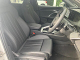 人間工学に基づいて設計されたシートは車のもっているドライビングフィールを存分にドライバーに伝えてくれるクオリティの高い仕上がりとなっています。
