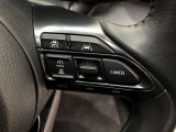 【ステアリングスイッチ】右です。ハンドルから手を離さず、運転に集中したまま手元でマルチインフォメーションディスプレイ内の表示切替などができます。