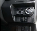 ポケットやバッグからキーを出さずにスマートに乗り込め、ボタンプッシュでおしゃれにエンジンスタートです。盗難防止イモビライザーも装備で安心です!