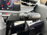 アダプティブヘッドライト付き★フロントカメラで前方の状況を検知し、対向車や先行車のドライバーに眩しい思いをさせることなく、必要なところだけを遠くまで照射。つねに視認性の高い状態が維持されます。
