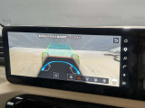 目視できないフードで隠れた路面の映像を表示するインビジブルフードビューが搭載されております