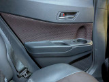 パワーウィンドウのスイッチですよ。運転席に居ながら窓を開け閉めのコントロールできます。