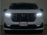 LEDヘッドライト(オートハイビーム機能付)が搭載されており、遠くまで明るく均一に照らし、高速道路等での安心感が向上しております。