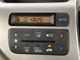 【オートライト】周りの明るさに応じて自動でヘッドライトの点灯・消灯ができる機能です!ライトの付け忘れ・消し忘れなどが無くなり、雨の日や夕方の走行も安心!トンネル通過時も便利ですね♪