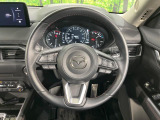【純正革巻きステアリング】上質な革を使用することで、手にしっかり馴染みとても運転しやすいハンドルです♪