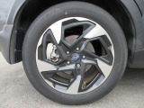 タイヤサイズは、225/55R18です。