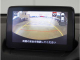 【バックカメラ】駐車が苦手な方でも安心してお乗りいただけます。リバース連動で画面が切り替わるのでとっても便利です。