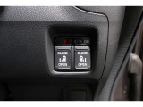 ◆◆両側電動スライドドア!!荷物で手が塞がる時など簡単にドアの開閉が出来ます!何より力いらずで開閉OK!女性やお年寄りにも優しい♪電動機能はOFFにもできますから元気なお子様の駆け出しも安心!
