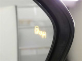 隣車線を走る車両をレーダーで検知し、ドアミラーでは確認しにくい後側方エリアに存在する車両に加え、急接近してくる車両も検知します。車両を検知するとドアミラーに搭載されたLEDインジケーターが点灯します。