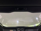 【ガラスルーフ】ガラスルーフ搭載で車内の解放感が一気にアップ!開放的なドライブをお楽しみいただけます。