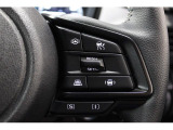 全車速域追従クルーズコントロールやエンジンの出力特性を切り替える「SIドライブ」のスイッチをステアリングの右手に装備。