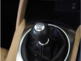 【シフトレバー】シフトもとても操作しやすいデザインになっております。運転する人の事を第一に考えた操作性の高い仕様です。