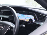 Q8スポーツバック e-tron 55 クワトロ Sライン 4WD 
