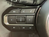ステアリングスイッチ装備!運転しながら手元でオーディオの操作などができます。