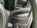 速度やシフト位置などの情報がひと目で確認でき、運転に必要な表示を把握しやすいメーターです。液晶画面にも各種情報が表示され、状況確認に便利です。