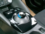 e-POWERならではの、スタイリッシュなシフトノブ周りが非常にかっこいいですね。