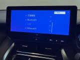 無線でBluetooth搭載機器を接続出来スマートフォンを接続して音楽を聴いたり、ハンズフリーで電話も可能です!イヤホンコードの煩わしさから解放、断線の可能性減少。快適な運転を提供します!