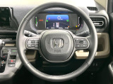 【純正革巻きステアリング】上質な革を使用することで、手にしっかり馴染みとても運転しやすいハンドルです♪