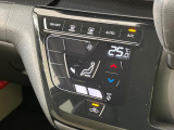 【オートエアコン】一度お好みの温度に設定すれば、車内の温度を検知し風量や温度を自動で調整。暑い&hellip;寒い&hellip;と何度もスイッチ操作をする必要はありません。快適な車内空間には必須の機能ですね♪