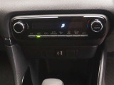 オートエアコン搭載なので、手動の操作なしで車内温度を保ってくれます。
