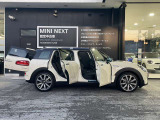 納車前に360度の点検を行います。本国ドイツと同じ研修を受けた優秀なメカニックが点検致します。その中でも狭き門のMINIマイスターは日本でも少数。弊社には熟練のMINIマイスターが在籍しております。