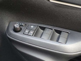 パワーウインドウを装備しております!後席ウインドゥの閉め忘れも運転席で解決できます♪