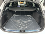 納車前には、メーカー規定に基づき、認定中古車ならではのしっかりとした整備をしてからご納車させて頂きます。熟練のメカニックがお客様に届く事を思い、1台1台入念に点検、整備致します。