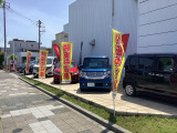 マルエツ側の西大宮駅方面へ続く道沿いにも展示してございます。