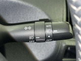 【オートライト】車外の明るさに応じて自動的にライトの点灯・消灯をしてくれます