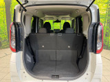 普段のお買い物や通勤、送迎等に十分な荷室スペースを確保しております。セカンドシートを倒すと、大きな荷物の積載も可能です♪