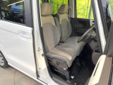 運転席シート廻りは使用感も少なく、良好な状態となっています。前オーナー様が丁寧に使っていたことがよくわかりますね。