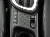 電動パーキングブレーキを搭載。スイッチ操作でパーキングブレーキを作動・解除することが可能ですので、操作の力が不要ですよ♪