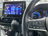 ハンドル左側には、オーディオのボリューム操作、その他の各種設定のコントロールスイッチが付きます!