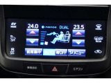 ★運転席と助手席でそれぞれお好みに合わせて温度設定が行えるフルオートエアコンです。外気温や室温、日射量を感知し、吹き出し温度、風量を緻密に制御します