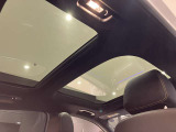 メルセデス・ベンツの定める厳しい基準をクリアしたお車のみをご案内させて頂きます。納車前整備はメーカー規定に基づき100項目以上にも及ぶ点検を熟練のメカニックによって行いご納車させて頂きます。